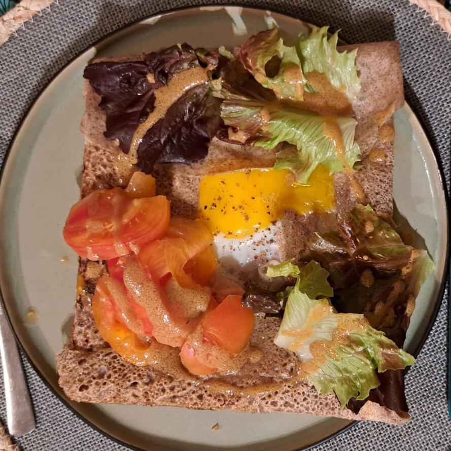 galette oeuf tomate salade galette oeuf tomate salade
